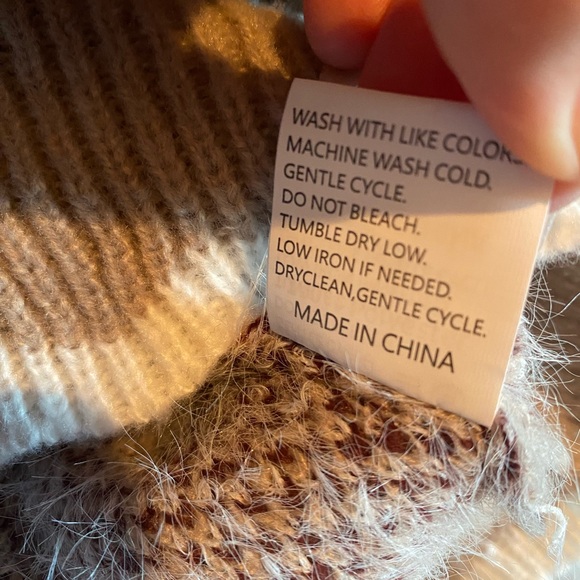 Fuzzy floral sweater - Picture 5 of 8